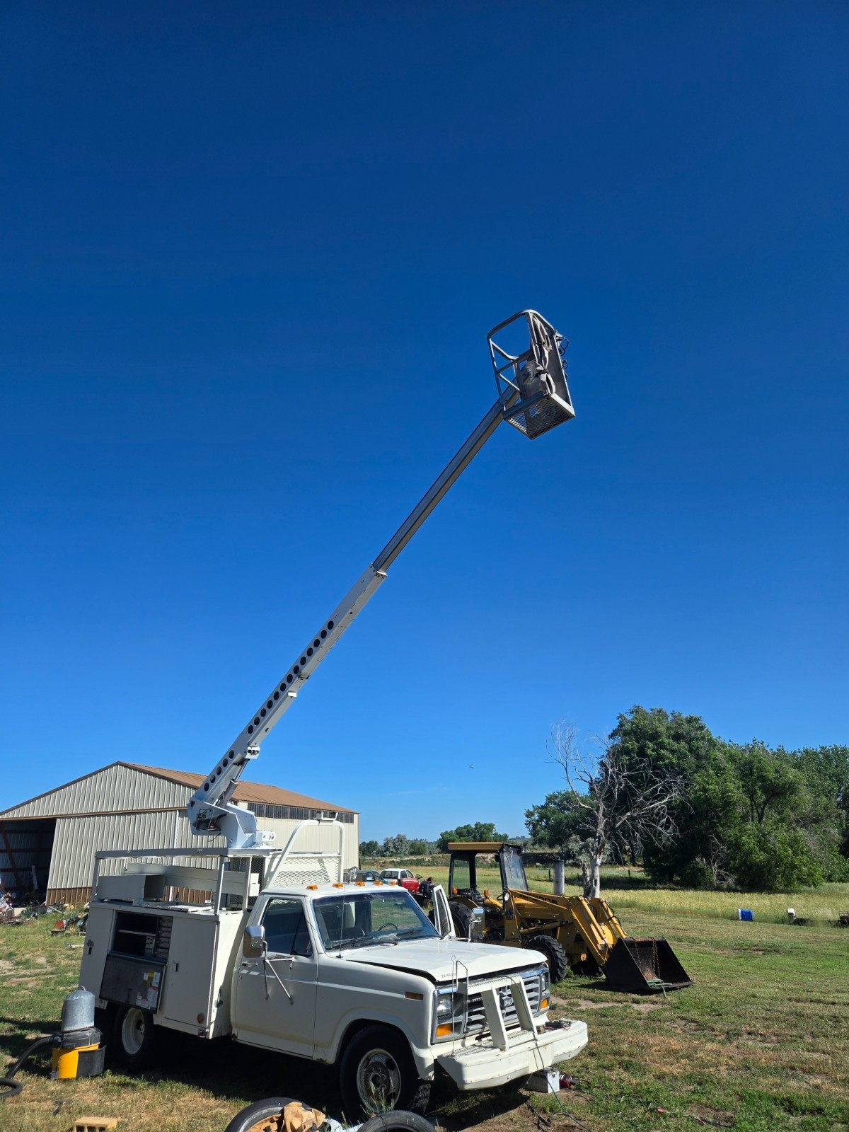Ford-f350-bucket-truck-1984-11