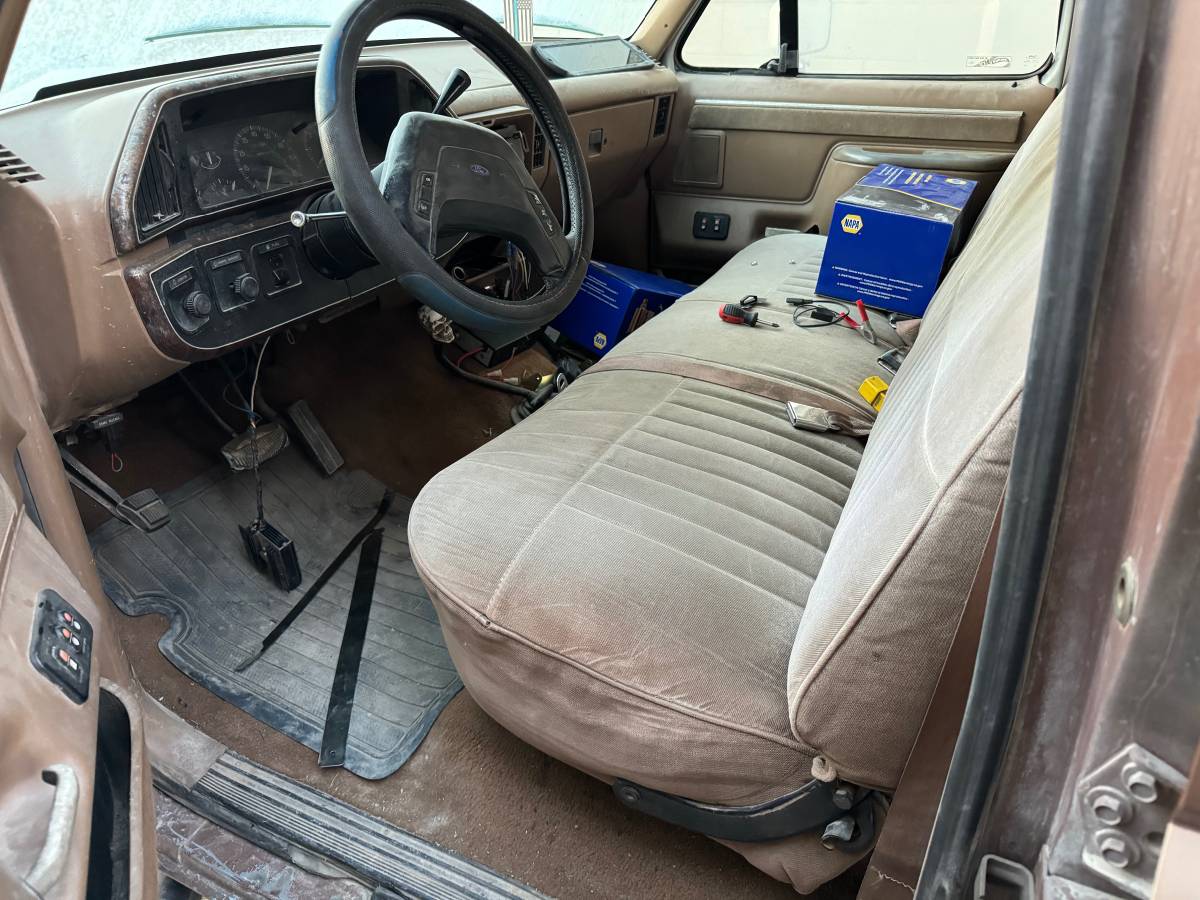 Ford-f350-lariat-1987-brown-2
