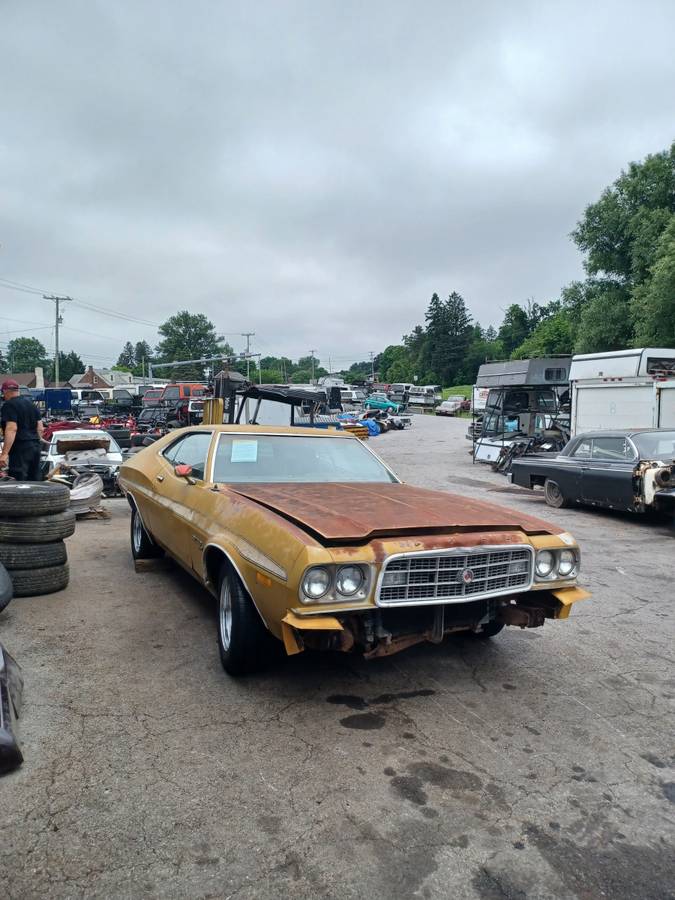 Ford-gran-torino-1973-yellow-1