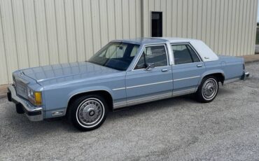 Ford-ltd-crown-victoria-lx-1987-blue-1