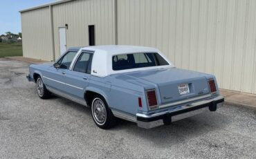 Ford-ltd-crown-victoria-lx-1987-blue-3