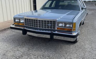 Ford-ltd-crown-victoria-lx-1987-blue