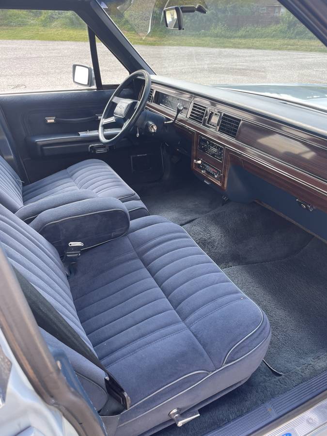 Ford-ltd-crown-victoria-lx-1987-blue-6
