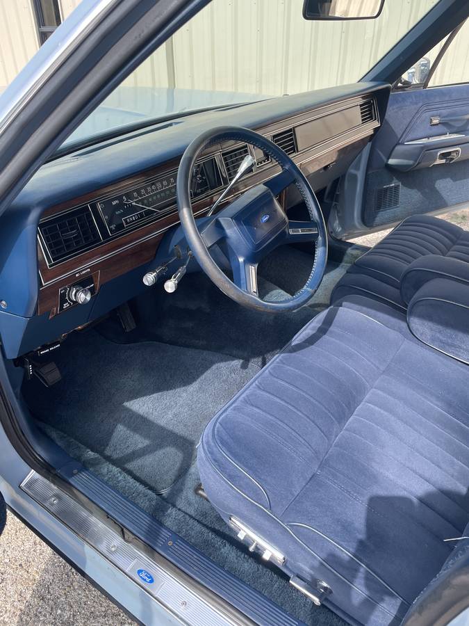 Ford-ltd-crown-victoria-lx-1987-blue-8