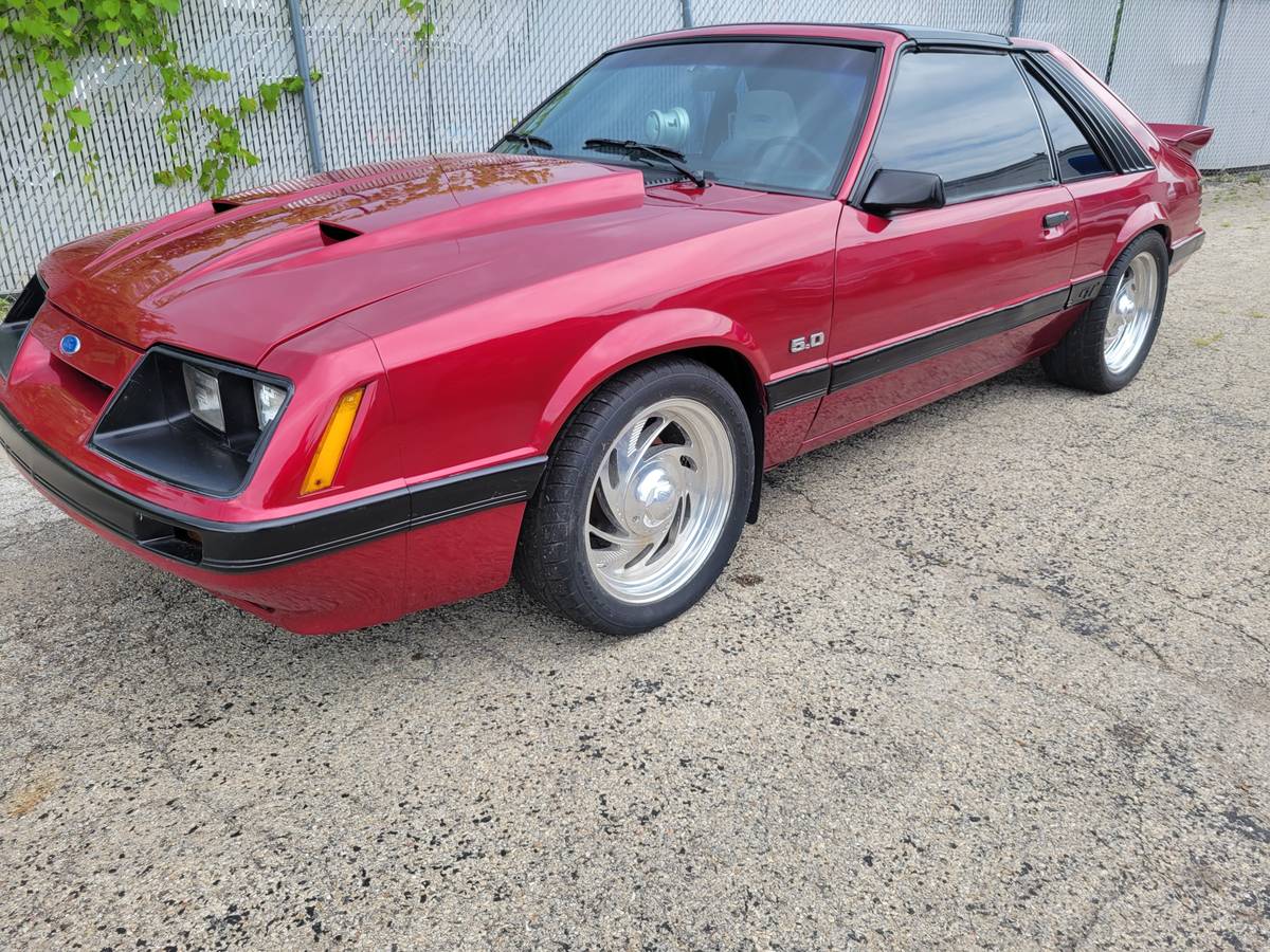 Ford-mustang-1985-custom