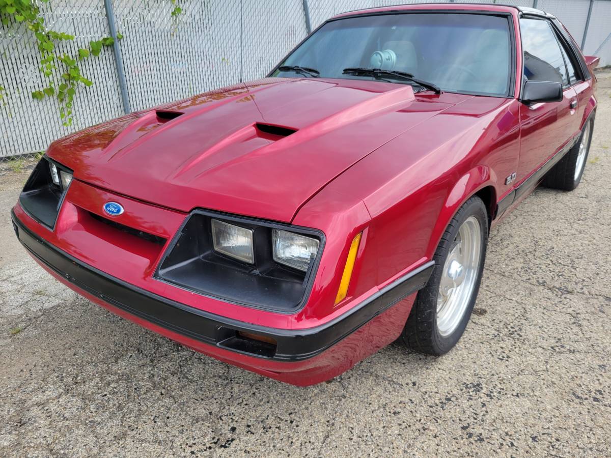 Ford-mustang-1985-custom-5