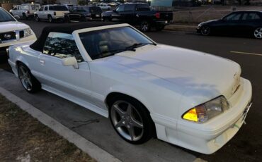 Ford-mustang-1988-white