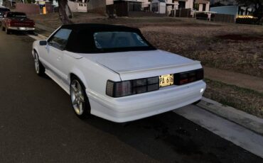 Ford-mustang-1988-white-2