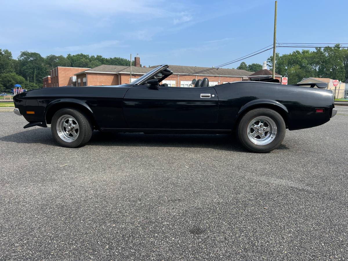 Ford-mustang-convertible-1972-black-10