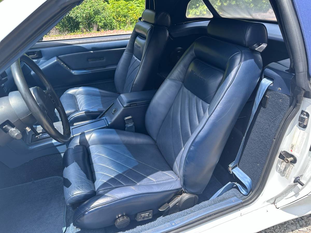 Ford-mustang-convertible-1989-white-14