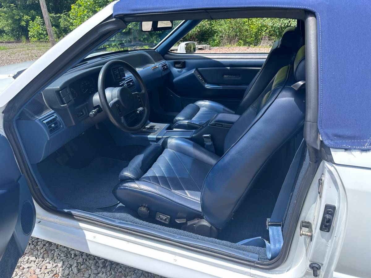 Ford-mustang-convertible-1989-white-16