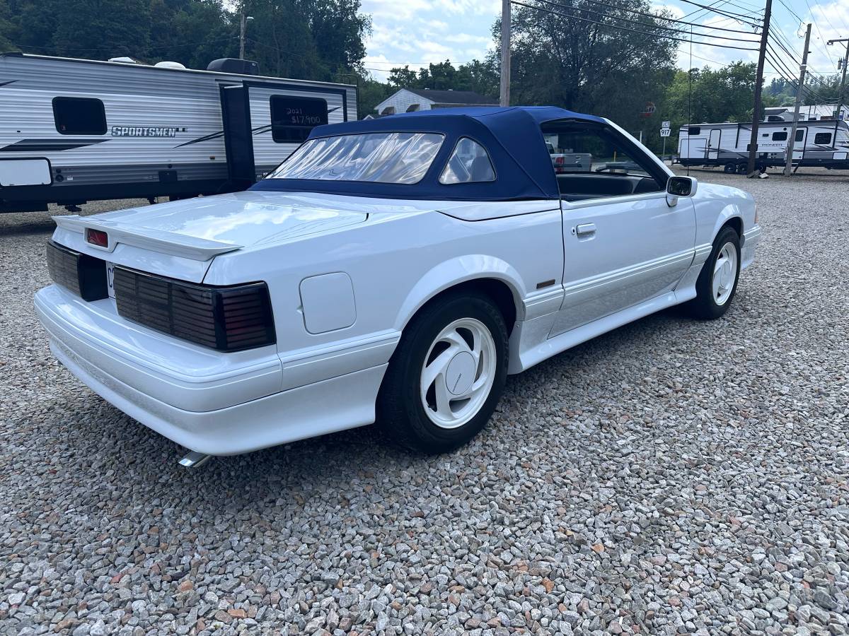 Ford-mustang-convertible-1989-white-4
