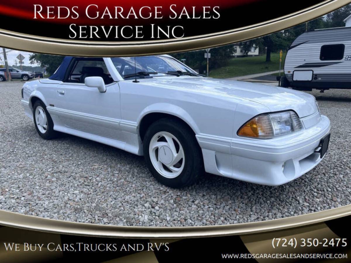 Ford-mustang-convertible-1989-white