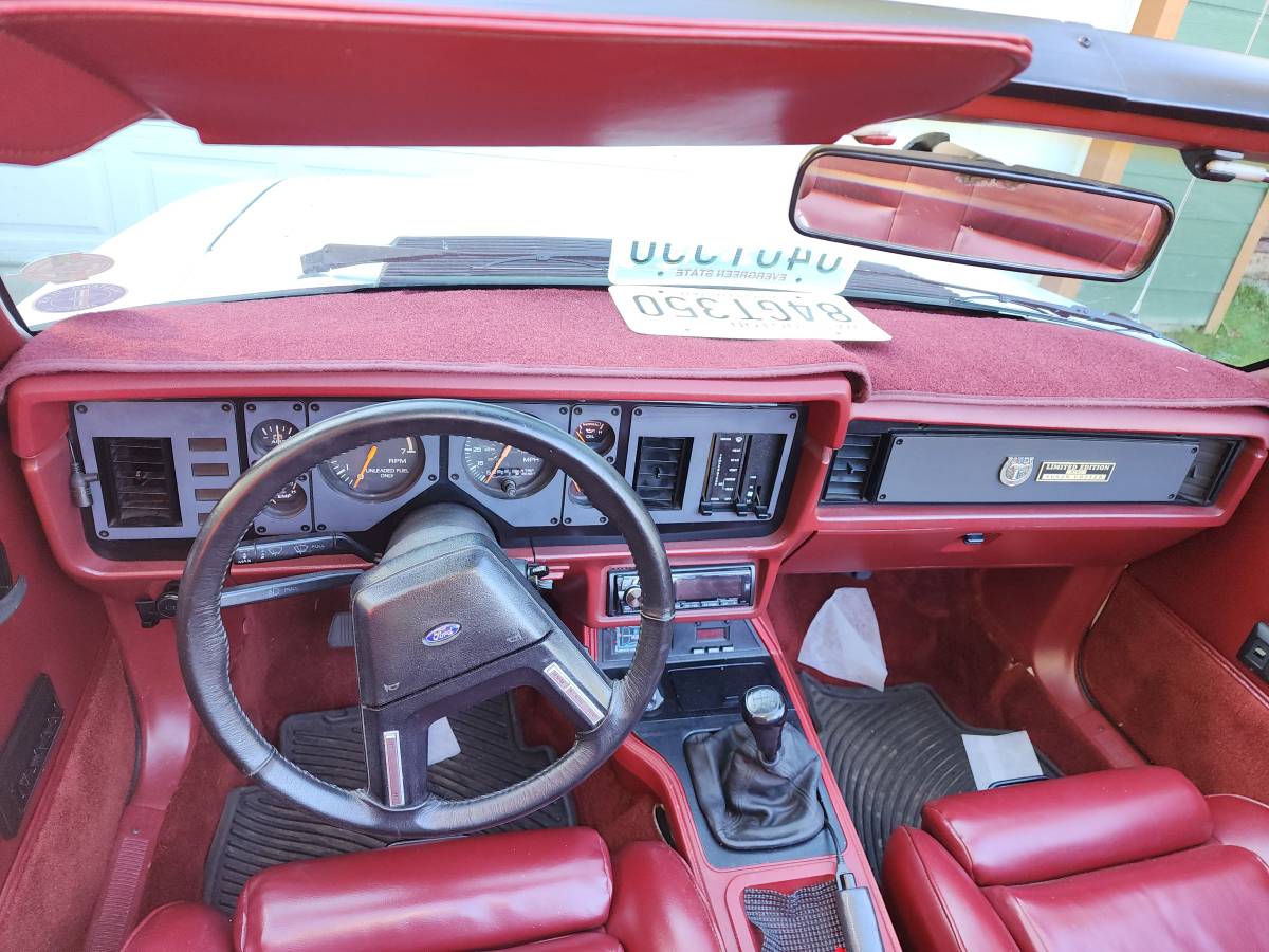 Ford-mustang-glx-1984-white-10