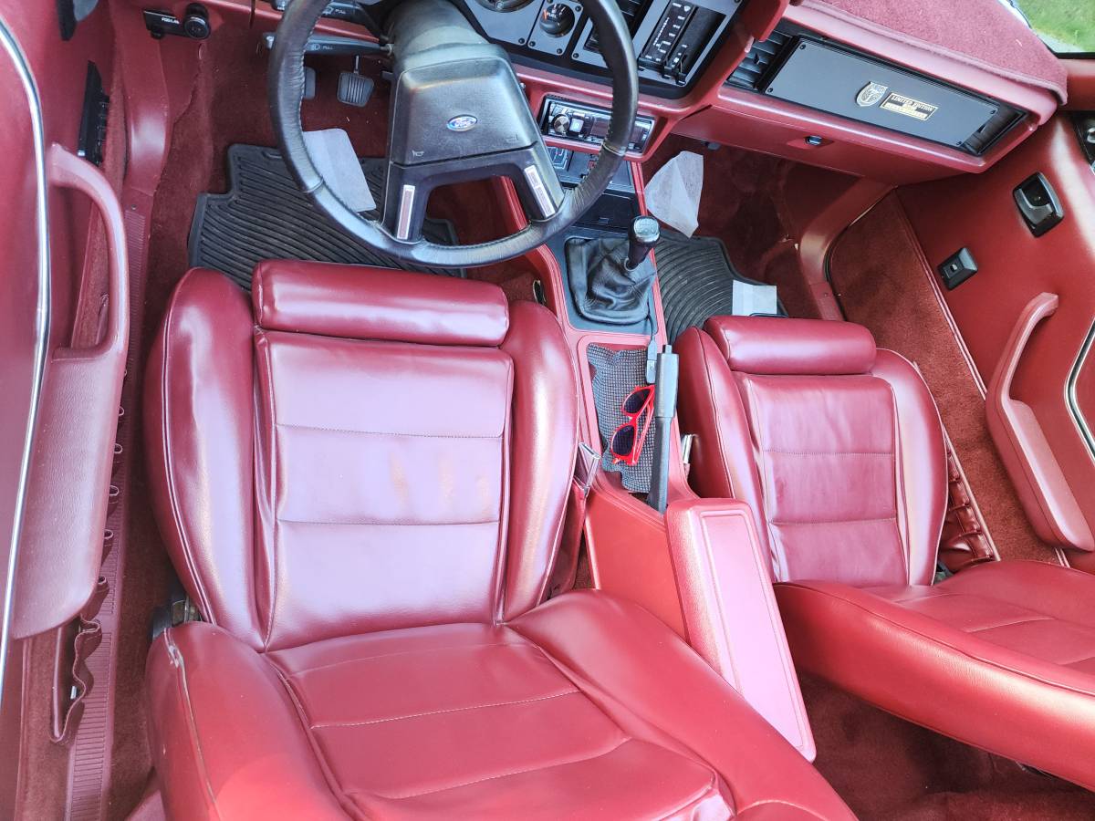 Ford-mustang-glx-1984-white-12