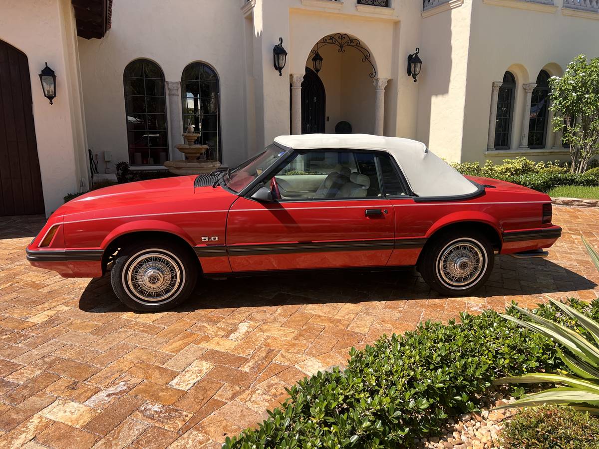 Ford-mustang-gt-1983-1