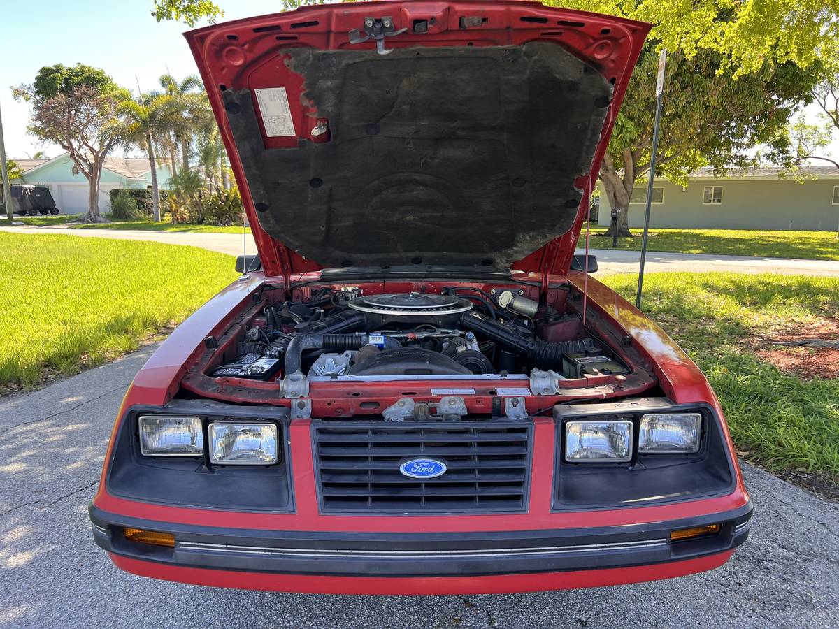 Ford-mustang-gt-1983-16
