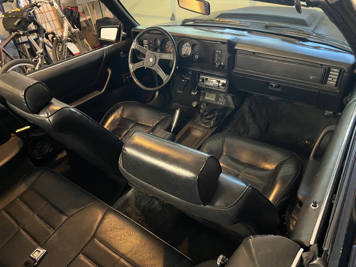Ford-mustang-gt-1983-3