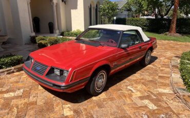 Ford-mustang-gt-1983