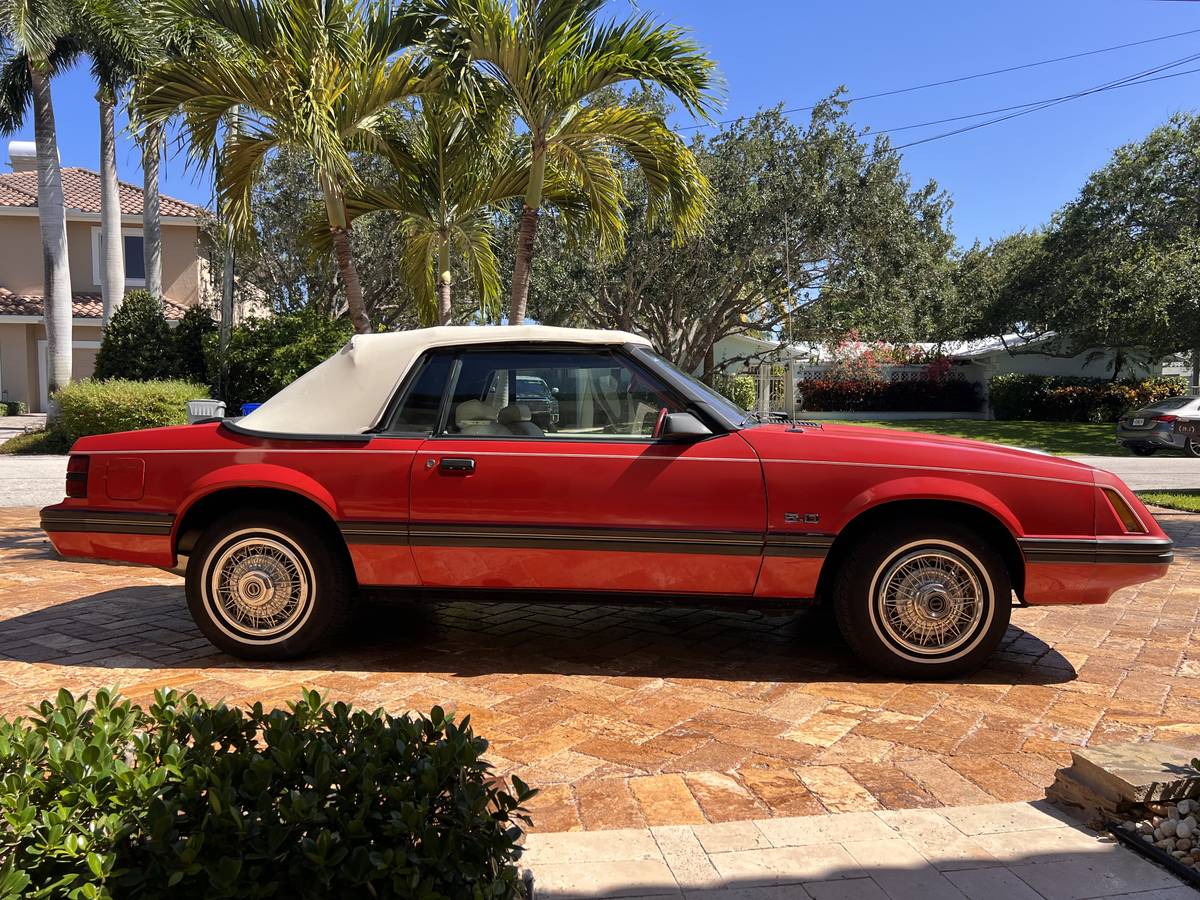 Ford-mustang-gt-1983-4