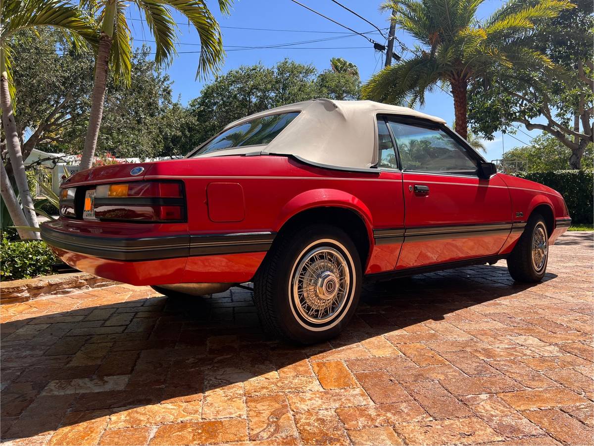 Ford-mustang-gt-1983-5