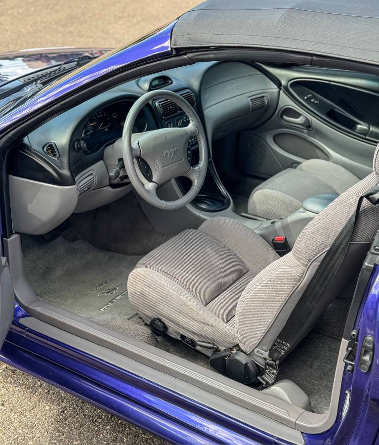 Ford-mustang-gt-convertible-1995-blue-10