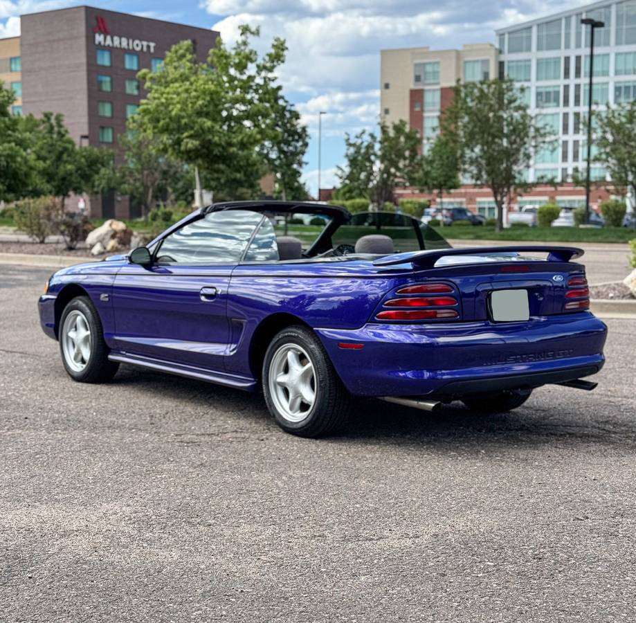 Ford-mustang-gt-convertible-1995-blue-17