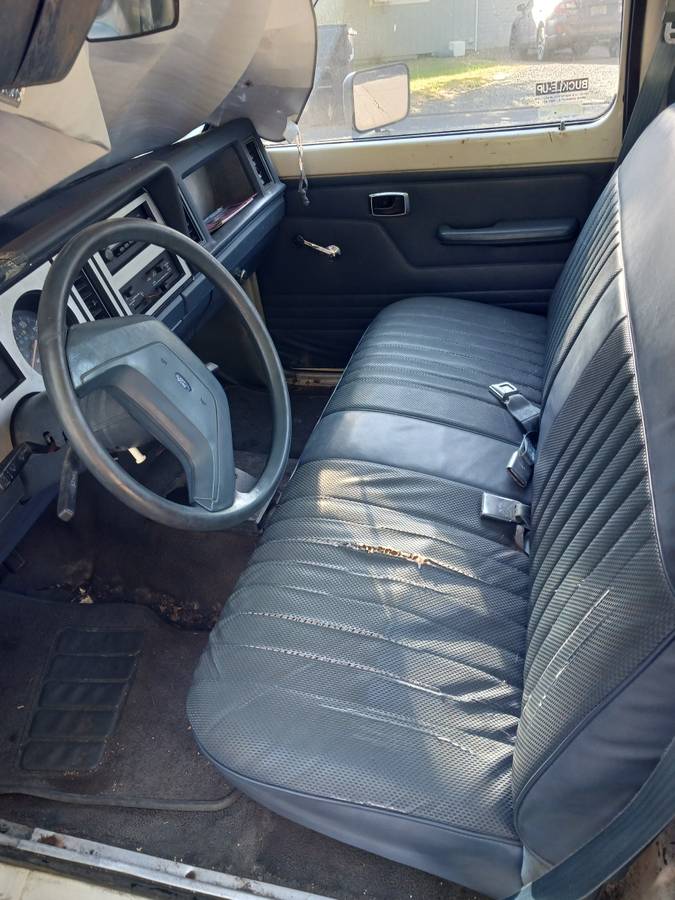 Ford-ranger-1986-white-3