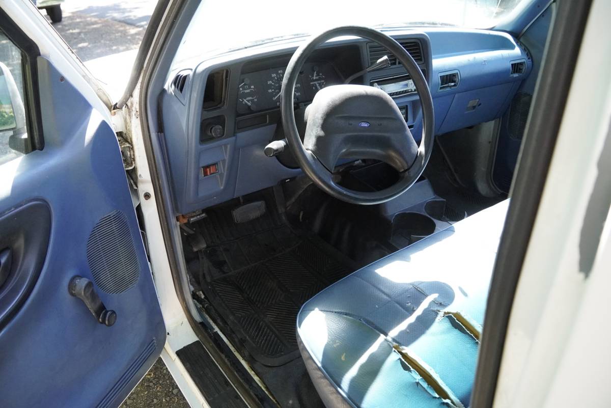 Ford-ranger-xl-1993-white-11