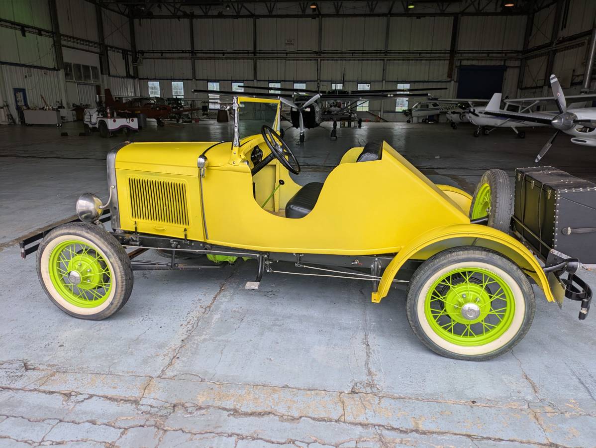 Ford-roadster-1931-yellow-1