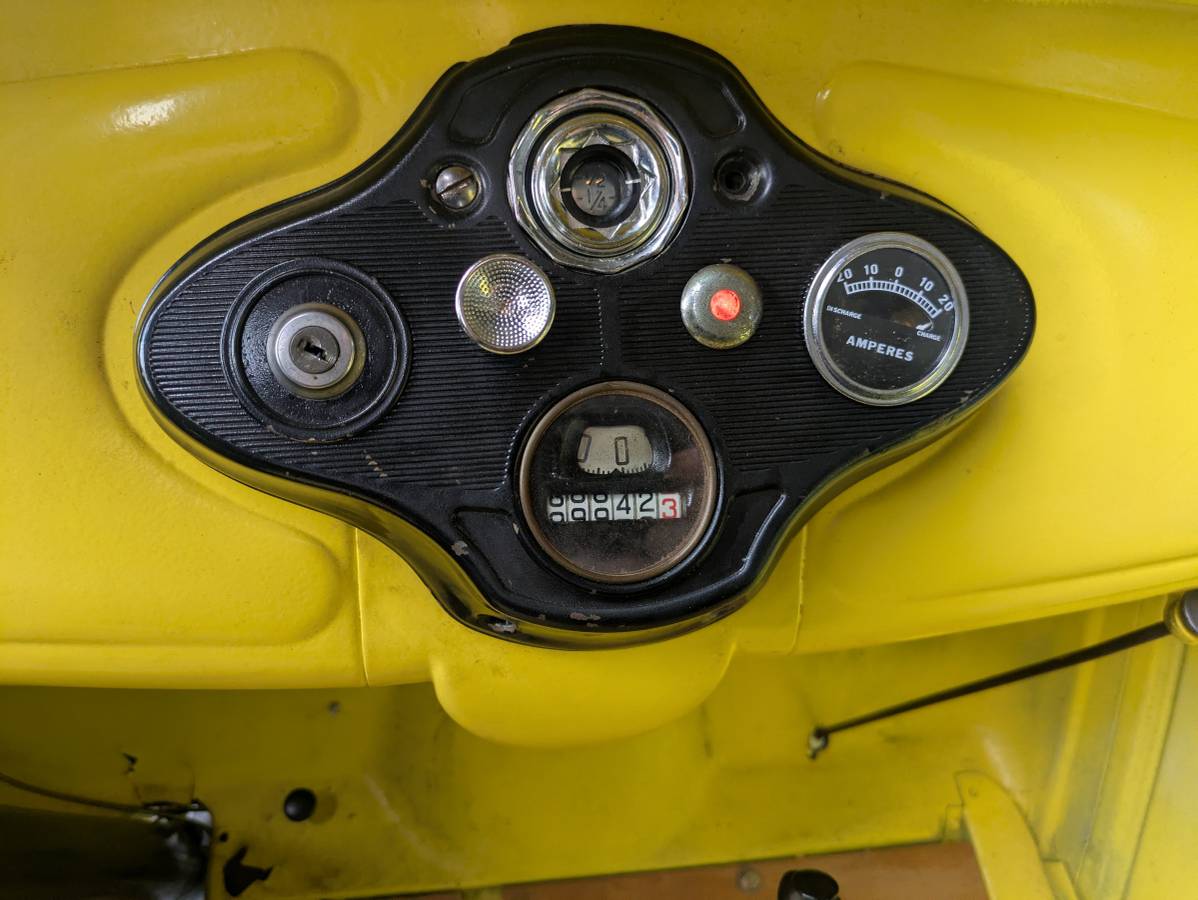 Ford-roadster-1931-yellow-10