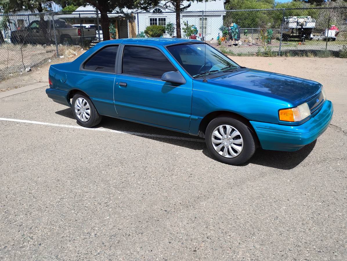 Ford-tempo-coupe-1993-green-1