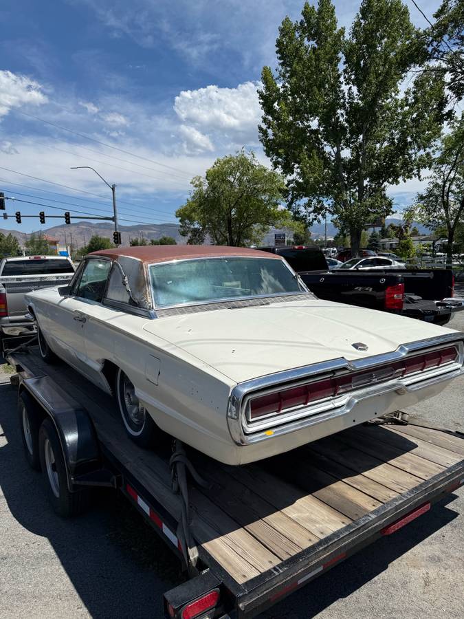 Ford-thunderbird-1966-white-3