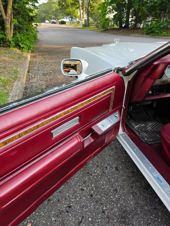 Ford-thunderbird-1977-white-10