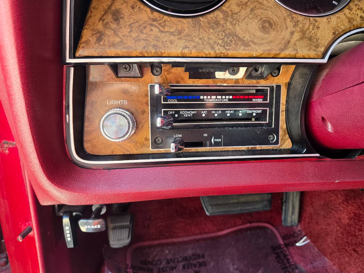 Ford-thunderbird-coupe-1977-red-14
