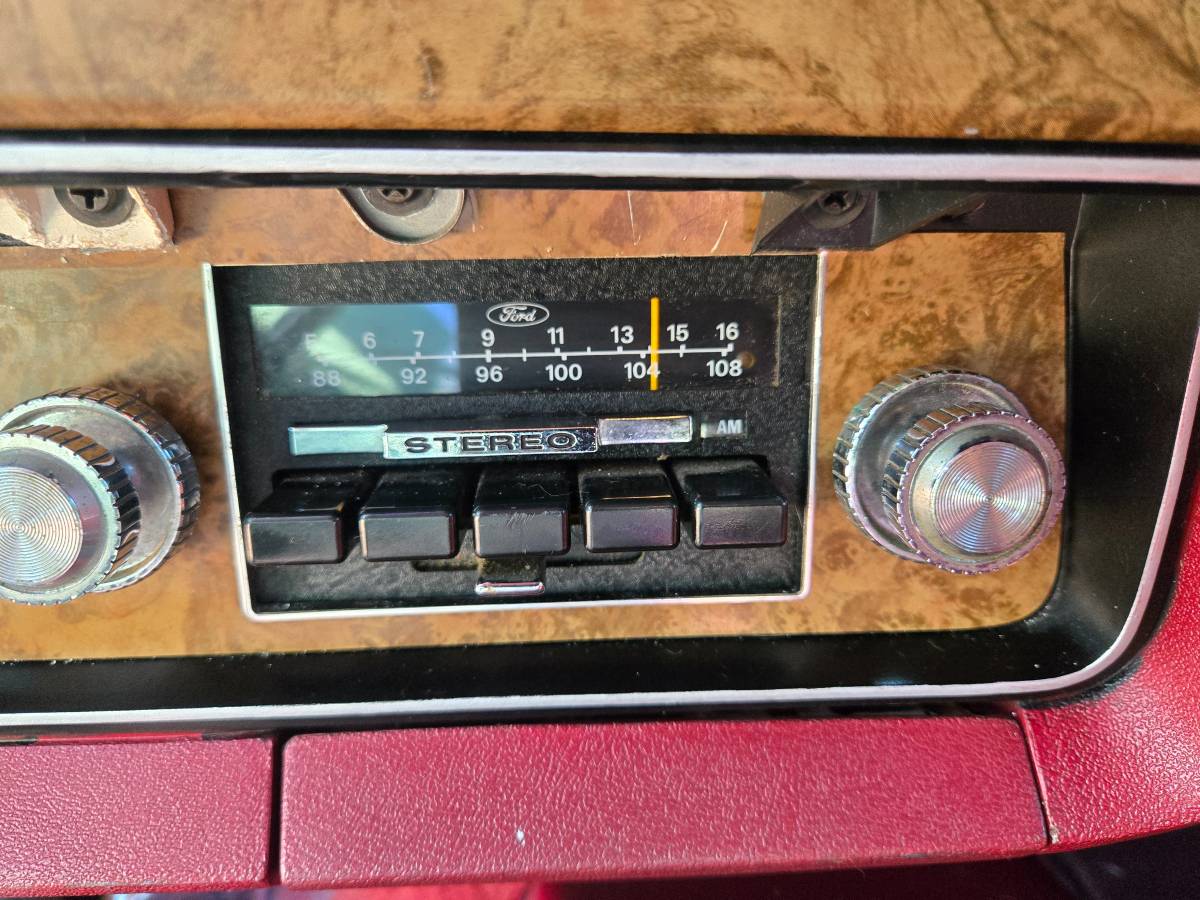 Ford-thunderbird-coupe-1977-red-22