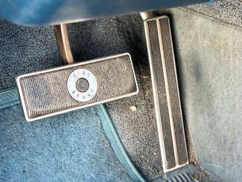 Ford-thunderbird-old-1966-black-1