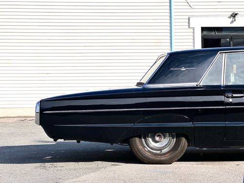 Ford-thunderbird-old-1966-black-10