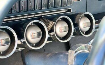 Ford-thunderbird-old-1966-black-11
