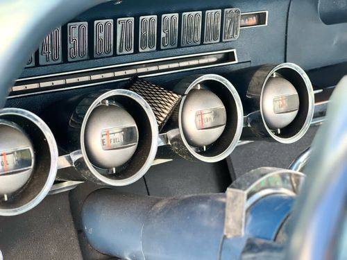 Ford-thunderbird-old-1966-black-11