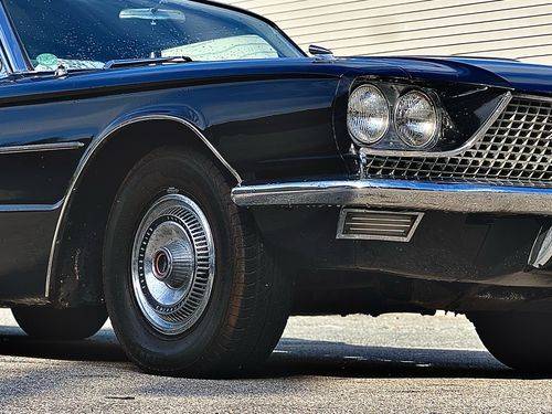 Ford-thunderbird-old-1966-black-18