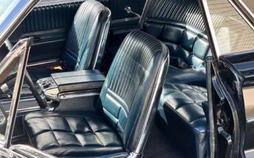 Ford-thunderbird-old-1966-black-2