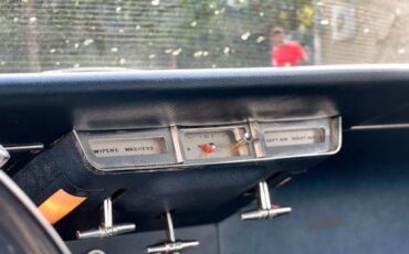 Ford-thunderbird-old-1966-black-7
