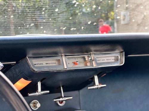 Ford-thunderbird-old-1966-black-7