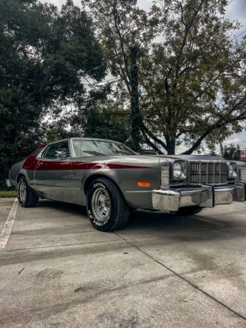 Ford-torino-1976-grey