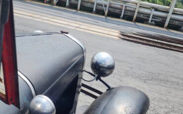 Ford-–-cabriolet-type-68b-1931-black-12