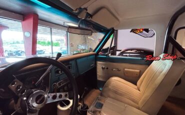 GMC-Jimmy-1971-Offroad-18