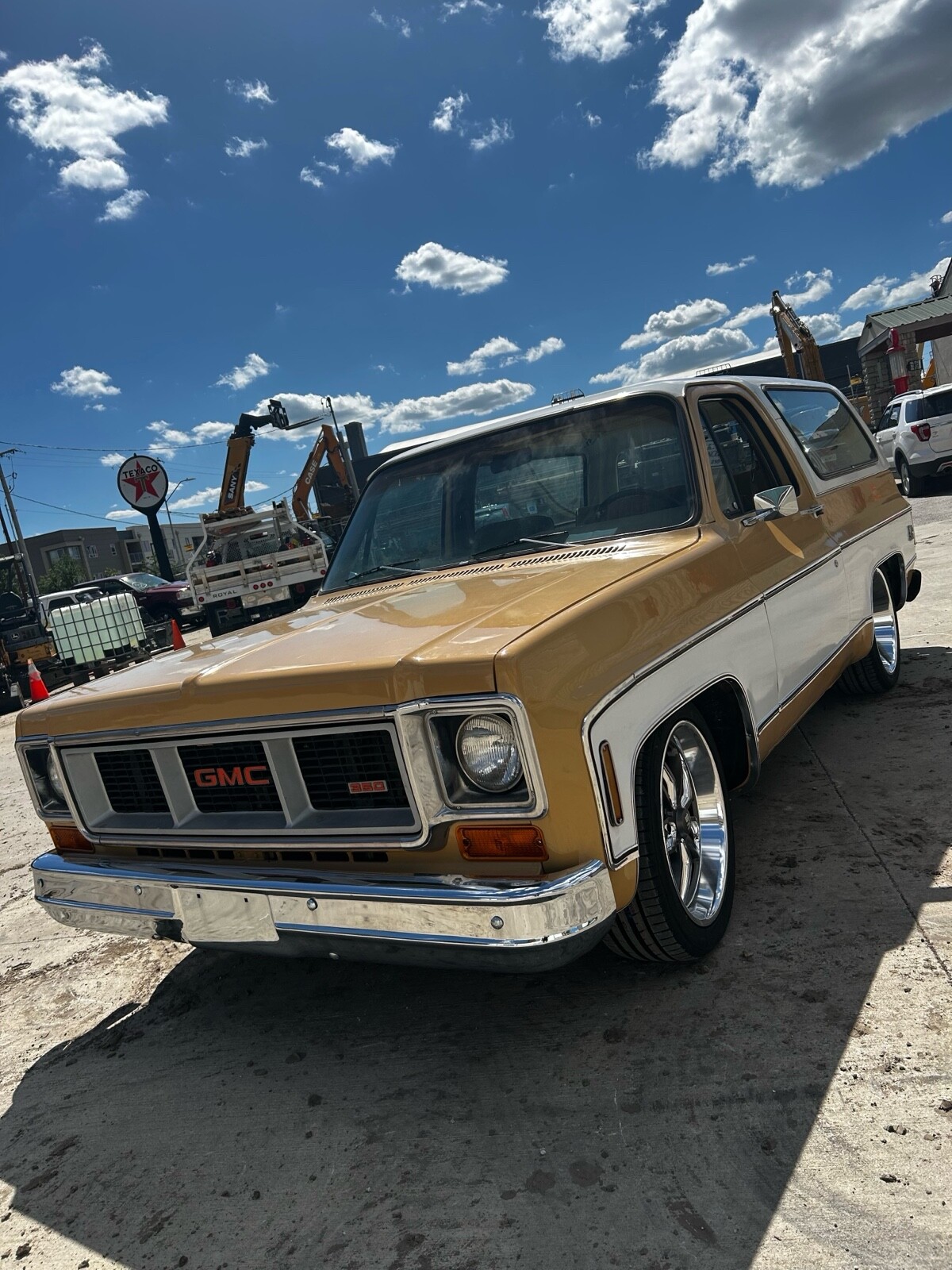 GMC-Jimmy-1979-SUV-2