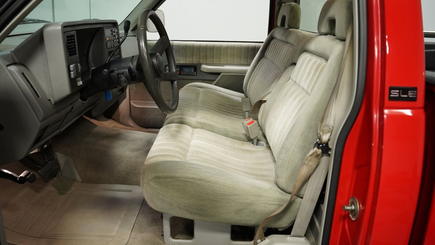 GMC-Sierra-1500-1993-Pickup-Truck-29
