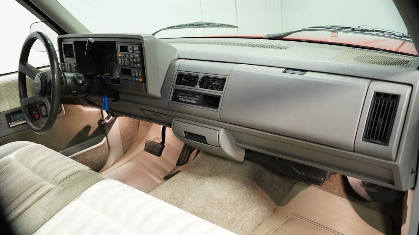 GMC-Sierra-1500-1993-Pickup-Truck-37